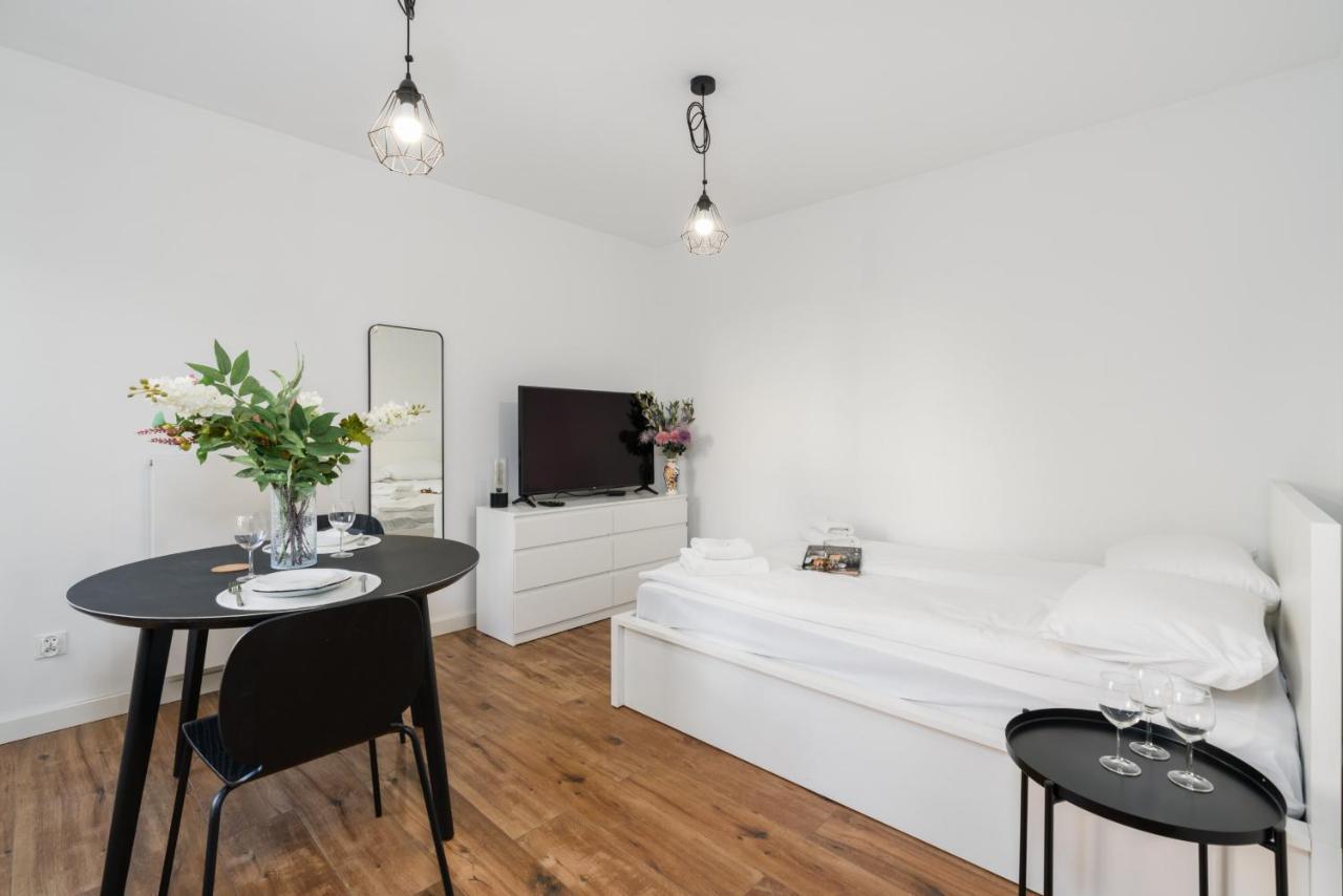Old Market By Renters