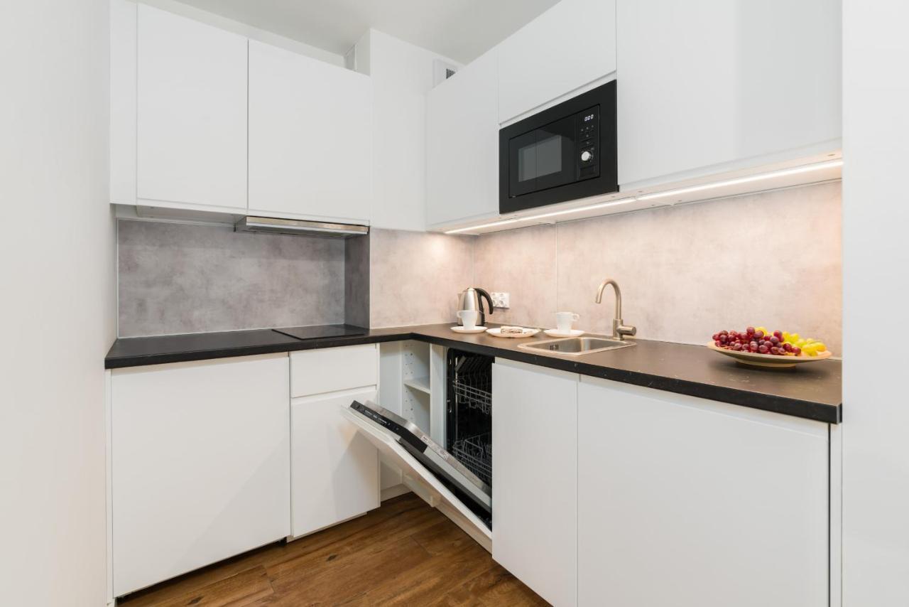 Old Market By Renters Posen